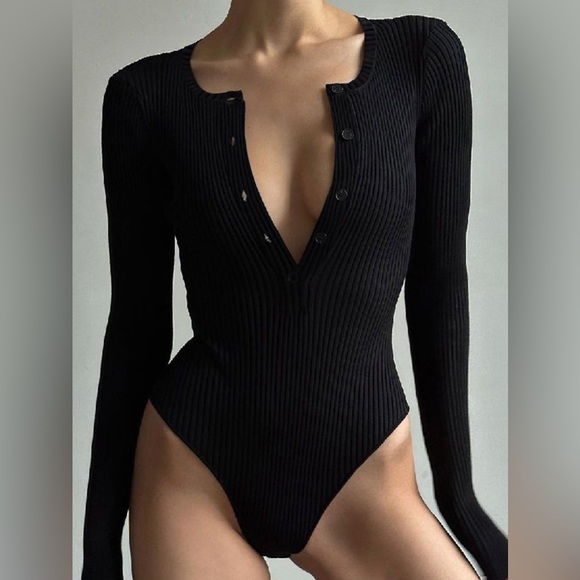 Woman's body suit - Picture 2 of 6